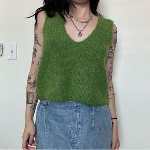 Taste korean brand green alpaca vest medium